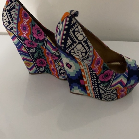 Colorful wedge - Picture 3 of 5